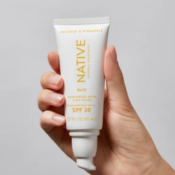 NATIVE Coconut & Pineapple Mineral Face Lotion Sunscreen SPF 30 - 1.7 fl oz NIB - Picture 10 of 10